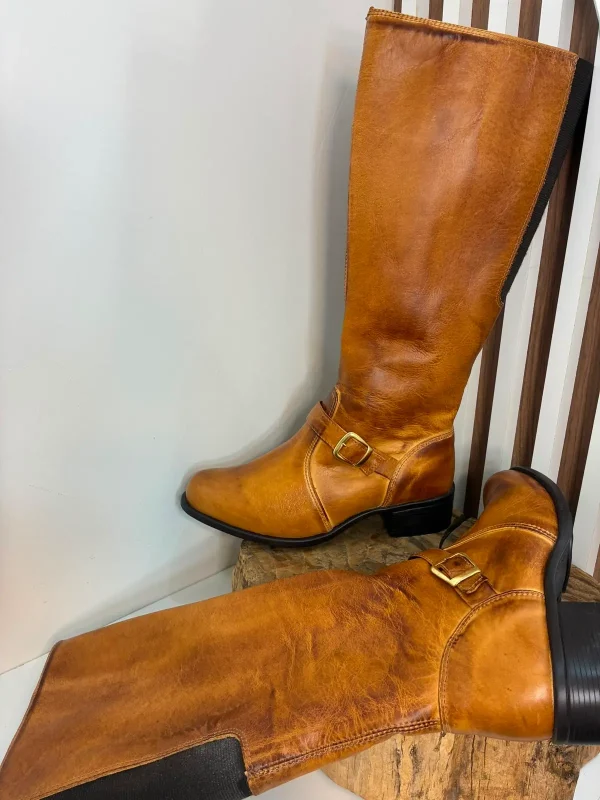 Bota Feminina Angoneze em Couro Escovado Claro