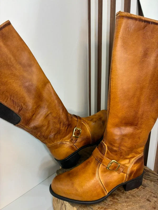 Bota Feminina Angoneze em Couro Escovado Claro