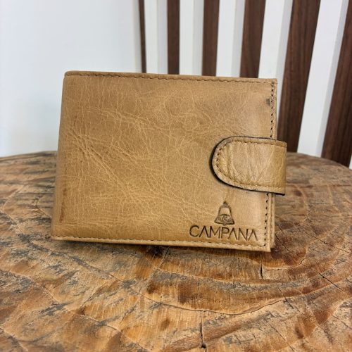 Carteira Masculina Campana em Couro Escovado Claro – Fechamento por aba com botão - Com Porta Documentos, Porta Moedas e Porta Cartões